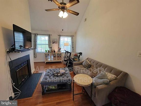 2nd image of 2809 Arlington Blvd APT 201