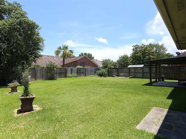 3327 Summerwood Ln — Photo 32