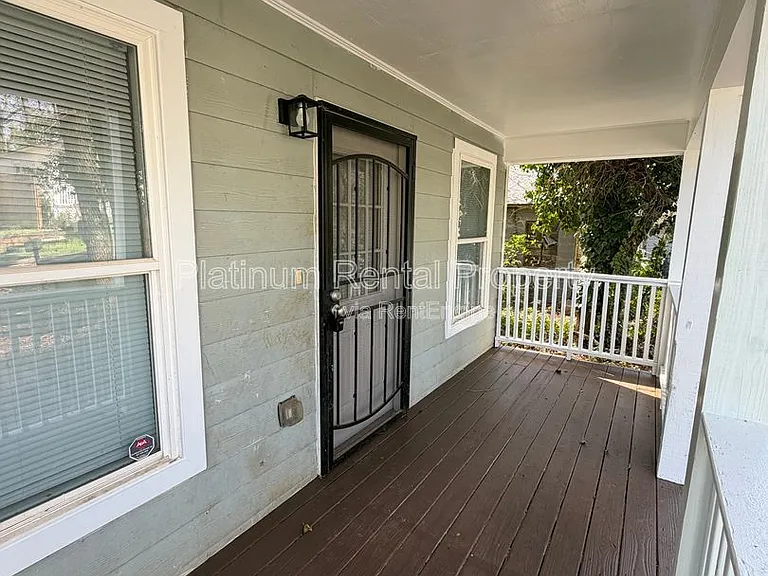 504 Dunbar St SW — Photo 3