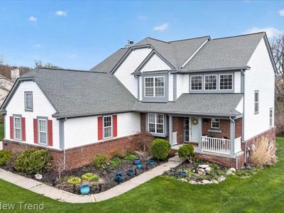 2032 Dover Dr, Wixom, MI, 48393