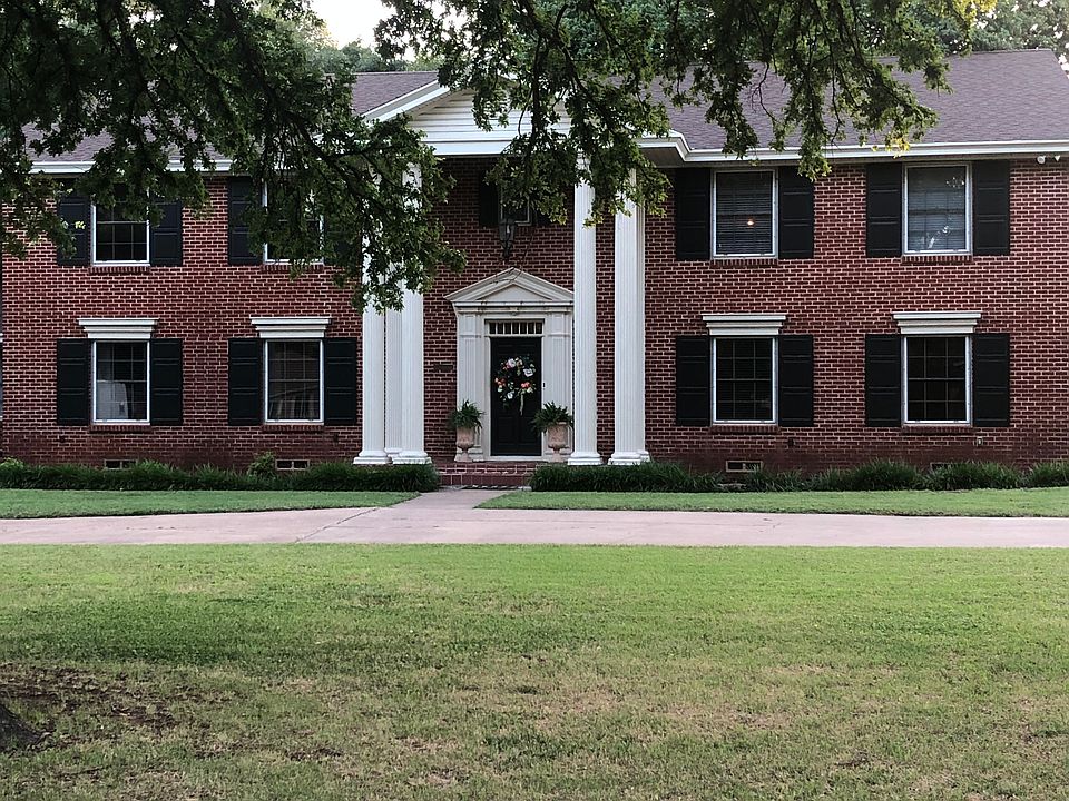 1st image of 2120 Hiawatha Blvd