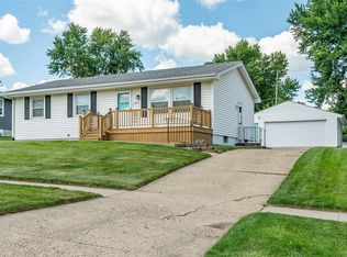 1107 4th St SW, Altoona, IA 50009