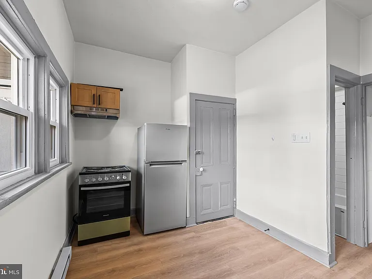 531 Walton St #4 — Photo 6