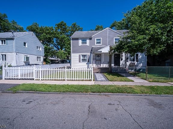 4th image of 42 Telford St