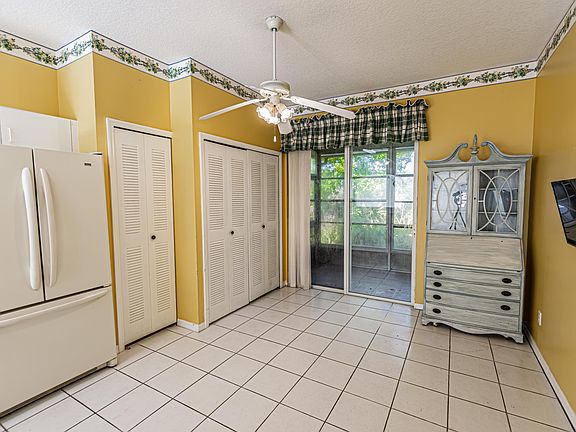 4th image of 519 NW San Remo Cir