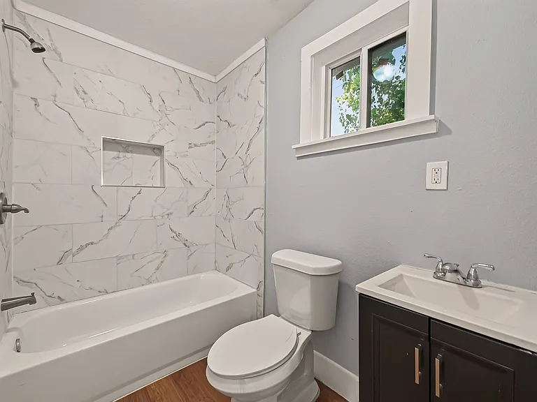 10601 Ambursen St — Photo 21