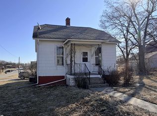 107 N D St, Fairfield, IA