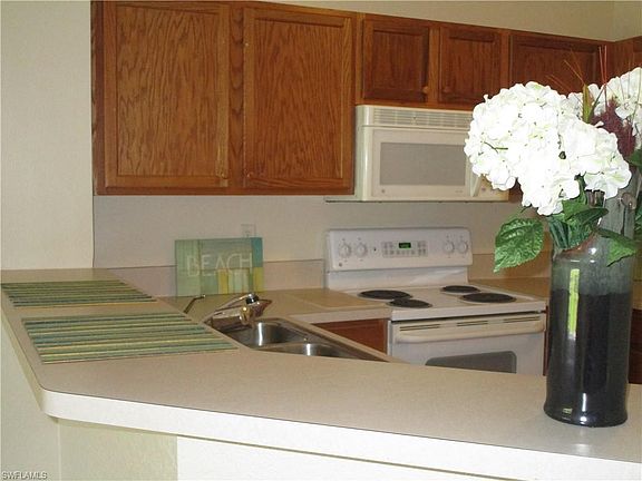 4th image of 10093 Poppy Hill Dr