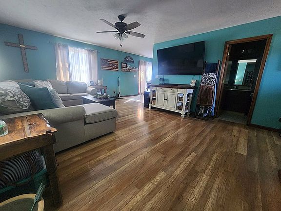 5th image of 19419 Pinecrest Rd