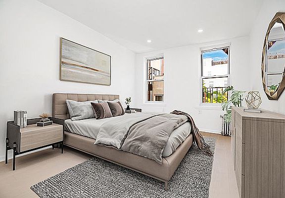 4th image of 137 1st Ave #4R
