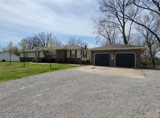 608 N Maple St, Carterville, IL 62918