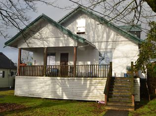 1412 4th St APT 1, Tillamook, OR 97141