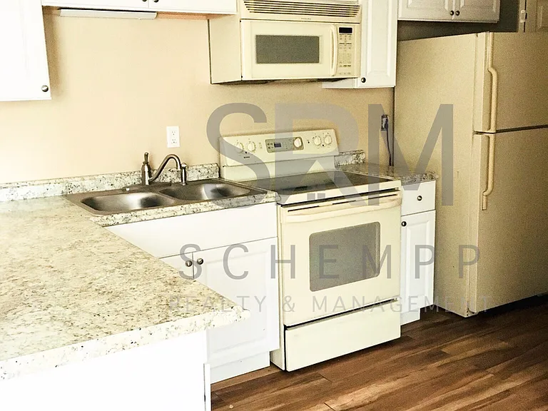 421 S 27th St — Photo 5