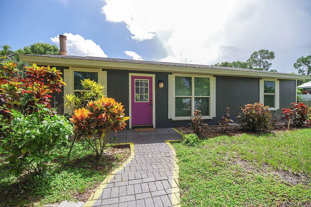 2 bed, 1.0 bath, 1092 sqft, $1,950 — Photo 1