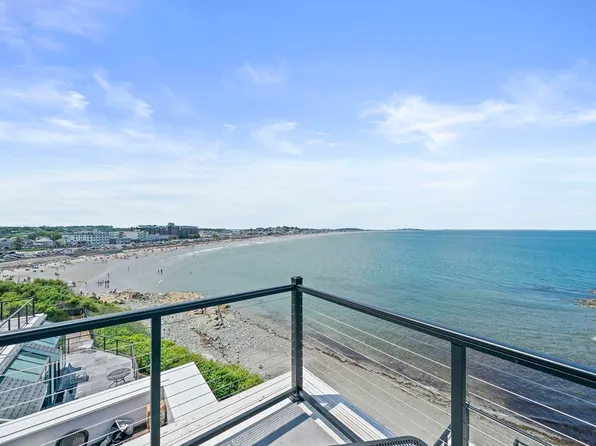40 Oceanside Dr #40, Hull, MA 02045
