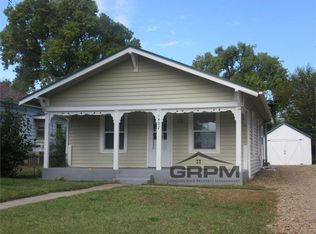 1402 E 5th Ave, Hutchinson, KS 67501