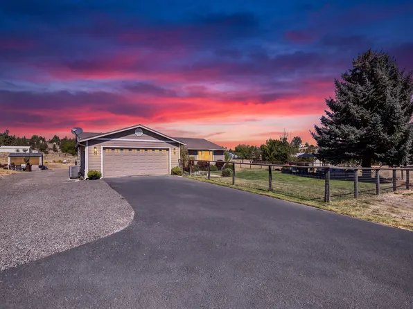 1940 SE Sagebrush Dr, Madras, OR 97741