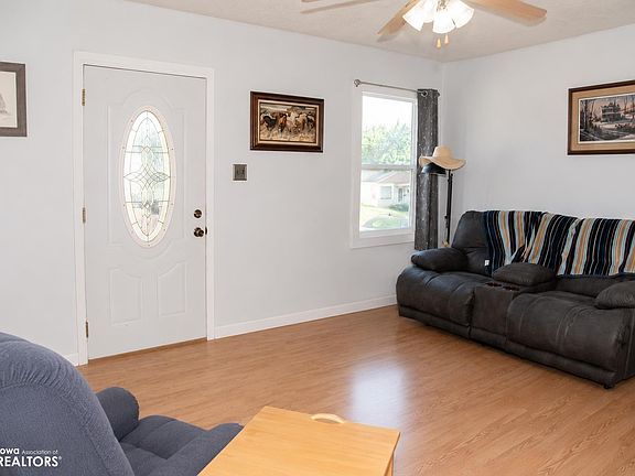 4th image of 817 Filmore St