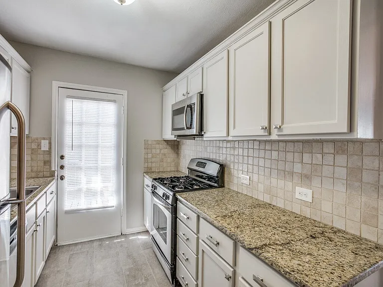 6470 Lindell Ave — Photo 9