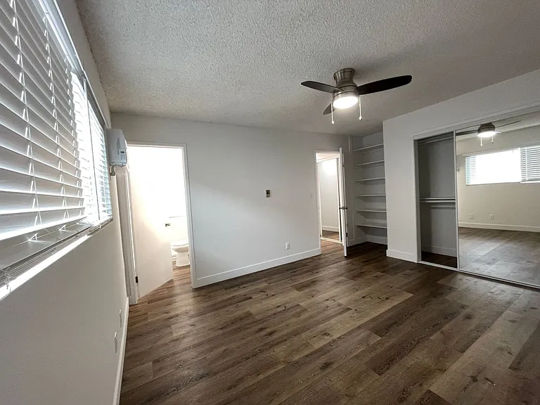 20353 Saticoy St — Photo 73
