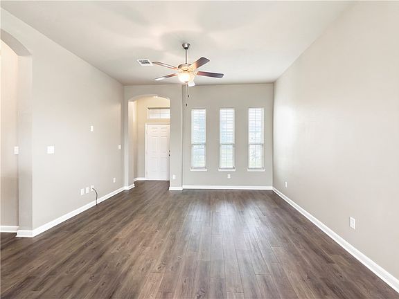 4th image of 2105 Dumfries Dr