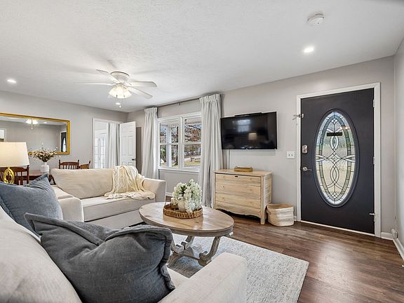 4th image of 968 Woodhaven Rd