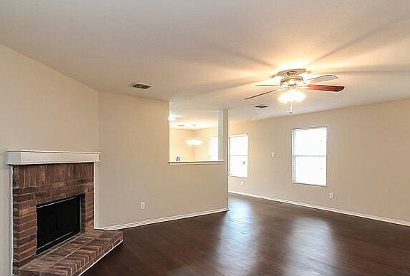 3rd image of 1424 Lauren Dr