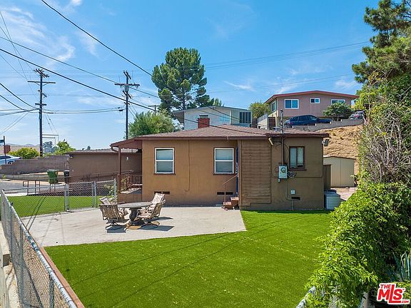 4th image of 2797 Fyler Pl