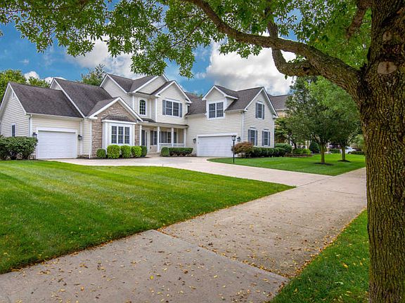 2nd image of 6751 Ballantrae Pl
