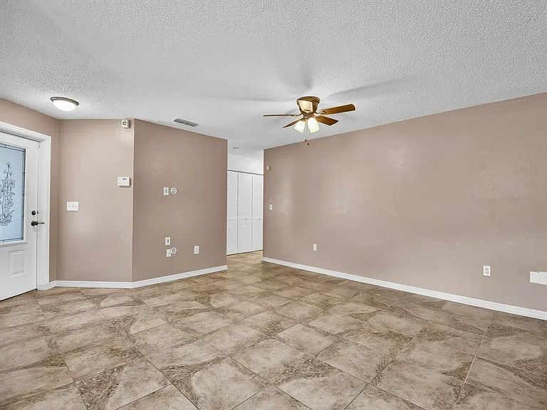 73 Buttonworth Dr #B — Photo 17