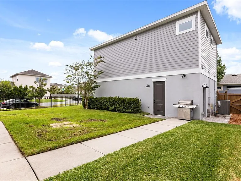 13785 Behring Ave — Photo 41
