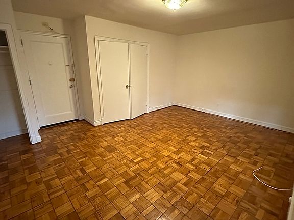5th image of 2824 Devonshire Pl NW APT 210