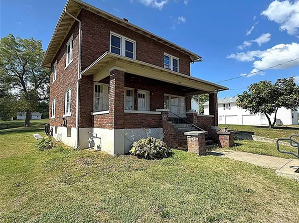 827 Grand Ave, Hannibal, MO 63401