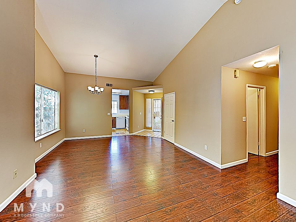 1st image of 1367 Somerset Dr