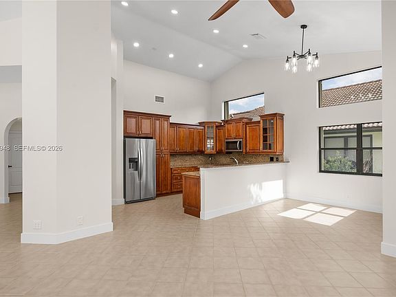 5th image of 1087 Deerwood Ln