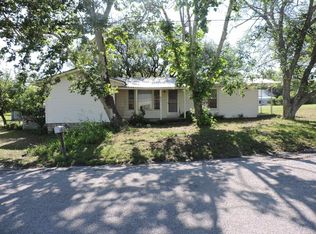 1804 N Cline St, Goldthwaite, TX 76844