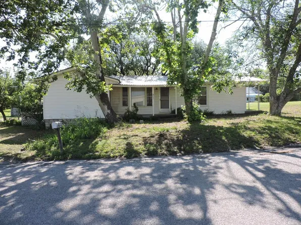 1804 N Cline St, Goldthwaite, TX 76844