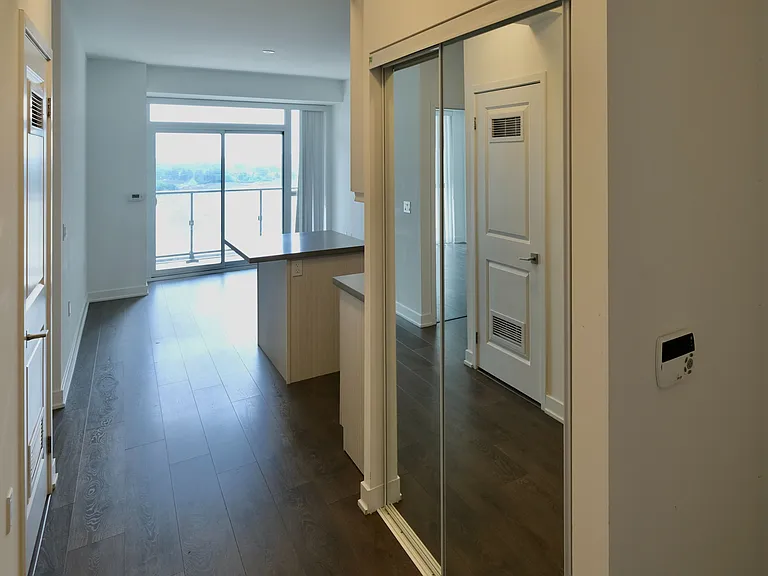 75 Oneida Cres #612 — Photo 3