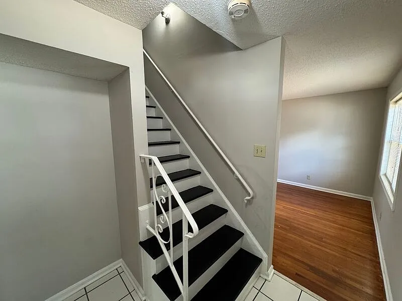 3 bed, 1.5 bath, 1743 sqft, $1,450 — Photo 4