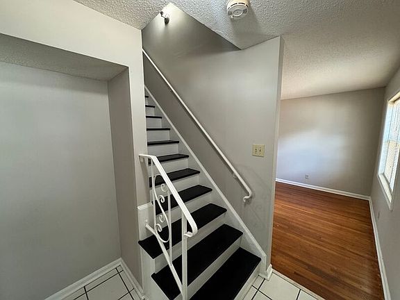 4th image of 1491 E Holmes Rd