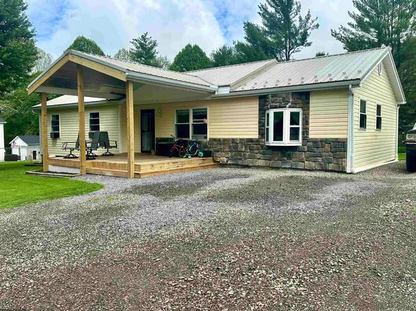 339 Oak St, Jane Lew, WV 26378