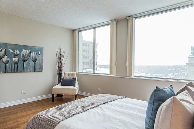 9925 Jasper Ave NW — Photo 11