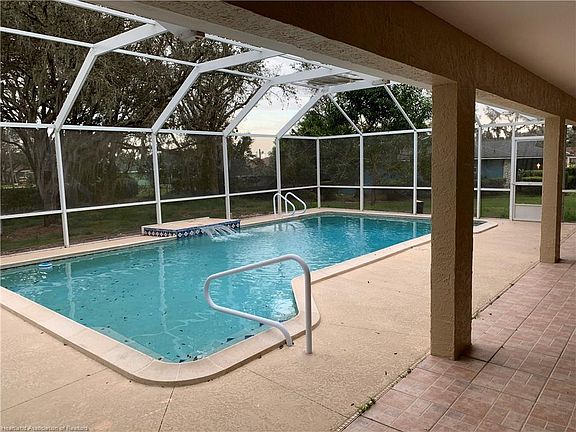 4th image of 5110 Whiting Dr