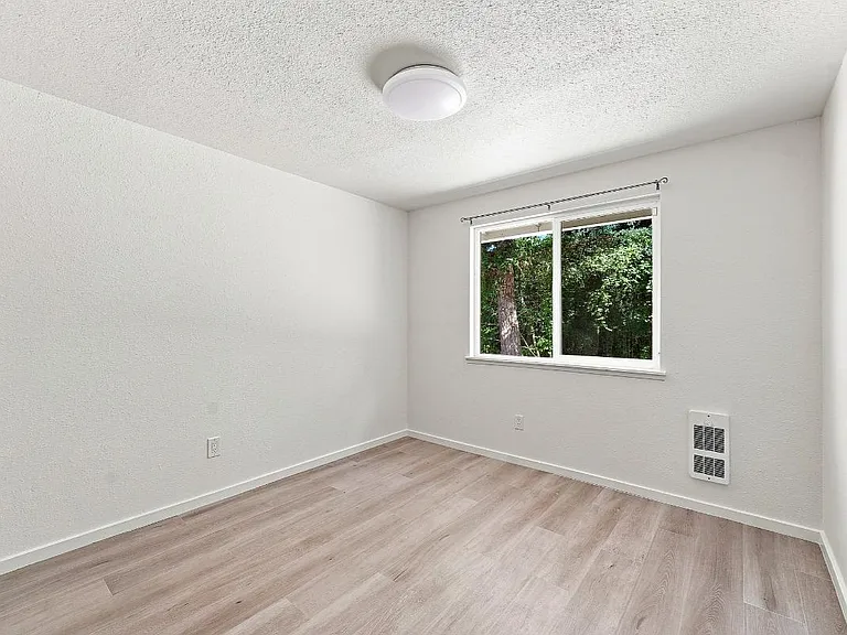 7100 Hawks Prairie Rd NE #A — Photo 13