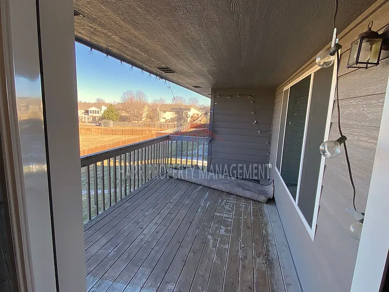 3210 E 3rd St — Photo 32