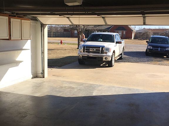 Big garage, lots of storage