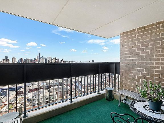 3rd image of 100 Beekman St APT 21D