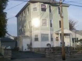 118 Crescent Rd APT 2, Pawtucket, RI 02861