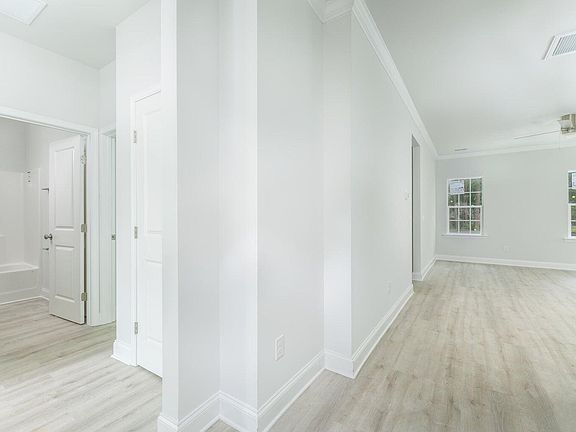 5th image of 125 Pandora Dr #A
