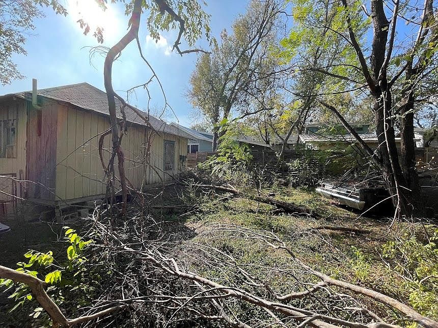 2nd image of 3206 E 16th St